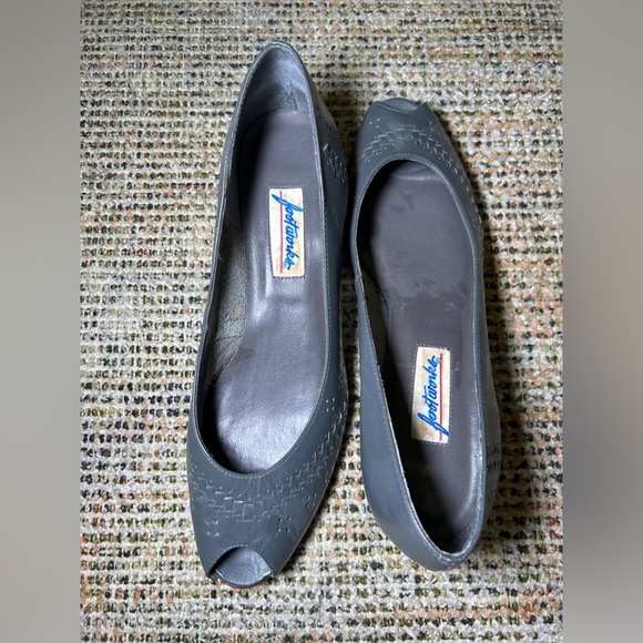 Vintage Women’s Peep-Toe Shoes Size 8.5 - Repair Needed - Picture 3 of 3